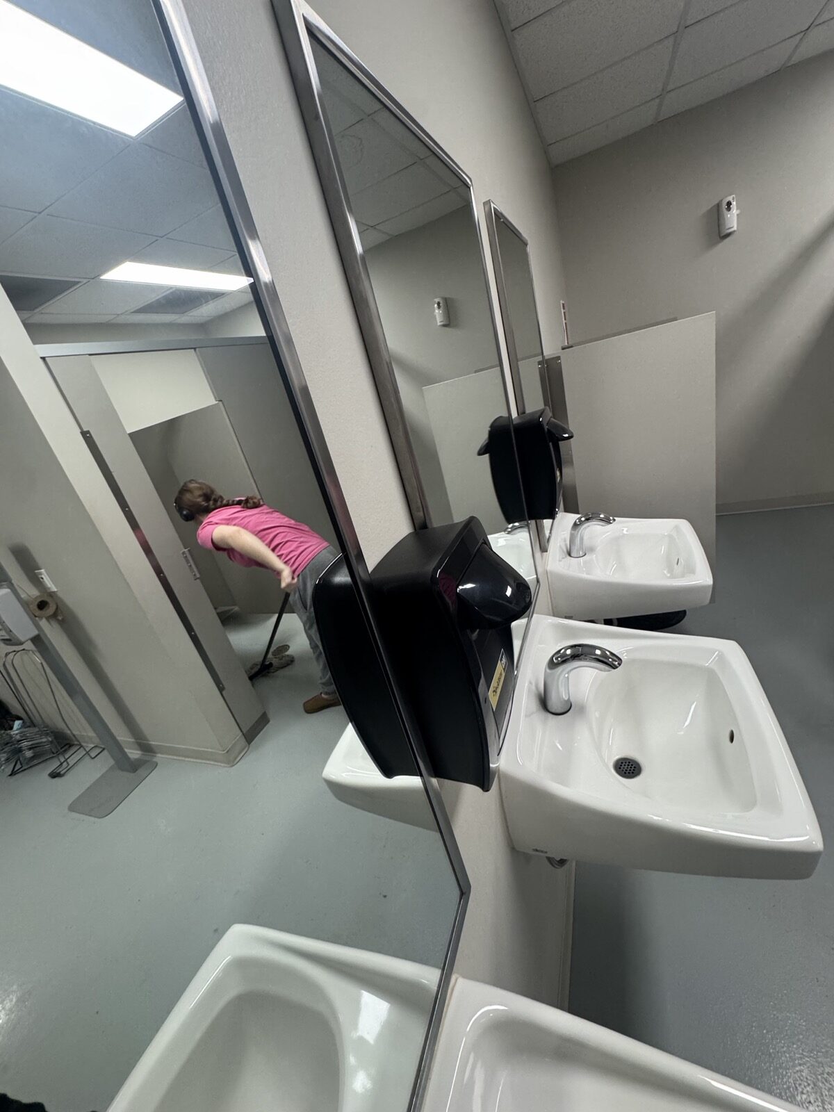 janitorial-hero-restroom